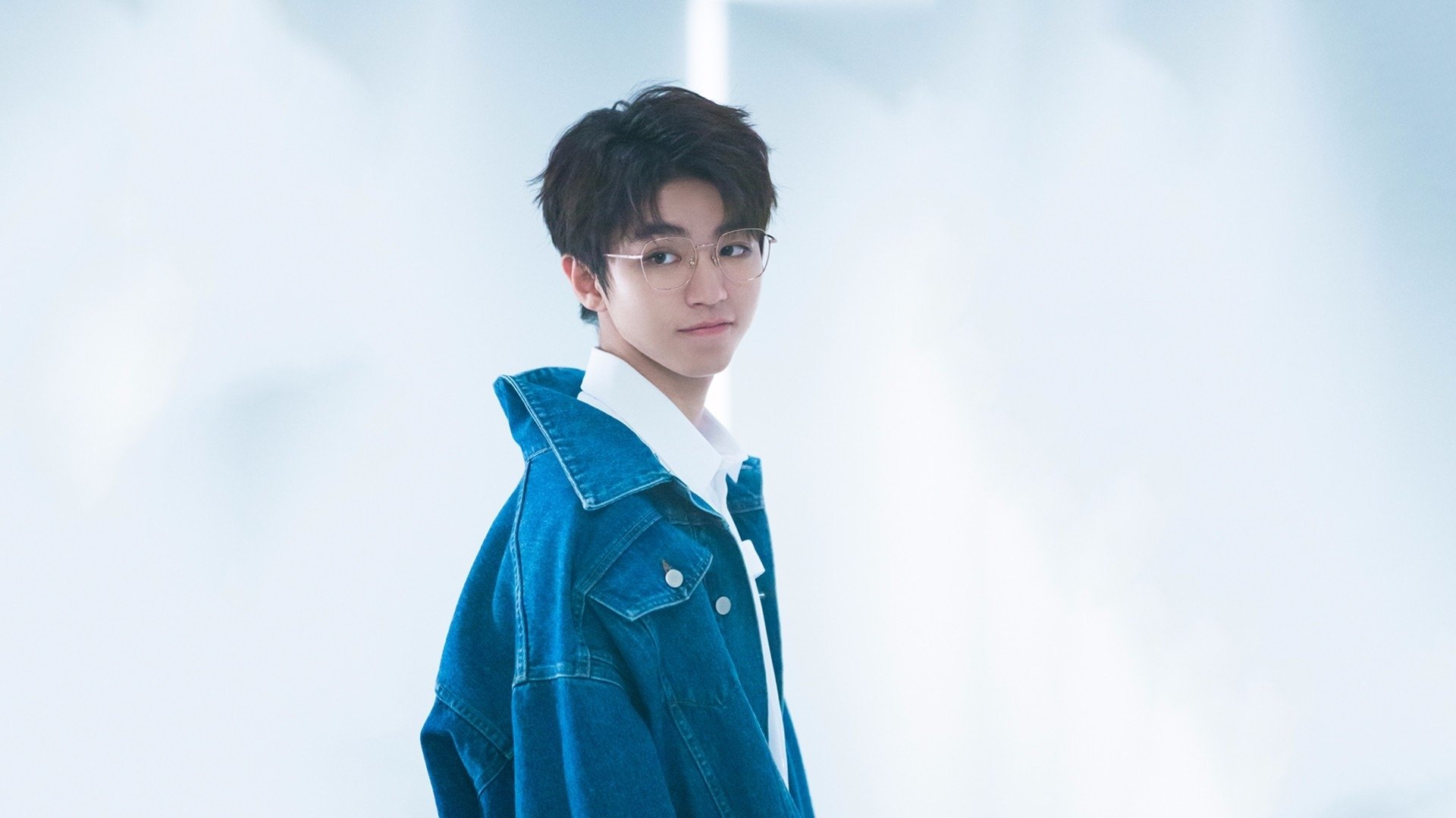 爱游戏体育（AYX）官方APP下载-英超经典战役：多次领先后逆转的足球奇迹，英超名场面